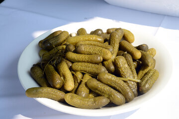 Диетолог Писарева: маринованные овощи грозят раком желудка