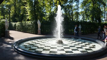 Врач Литвиненко: удар током в фонтане грозит остановкой сердца