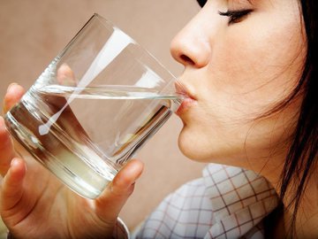 Что будет с организмом, если заменить водой все прочие напитки