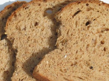 Нутрициолог Кузина назвала продукты, которые вреднее белого хлеба