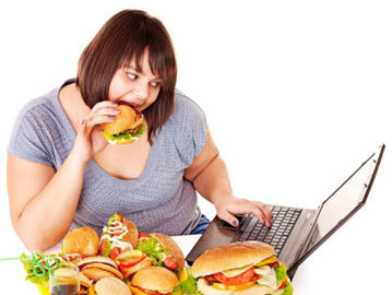 Специалисты выяснили главную причину переедания
