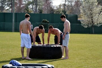 Андролог Богатырев: тесные трусы грозят бесплодием у мужчин