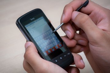 Невролог Зинчева: смартфоны ухудшают сон и плохо действуют на глаза