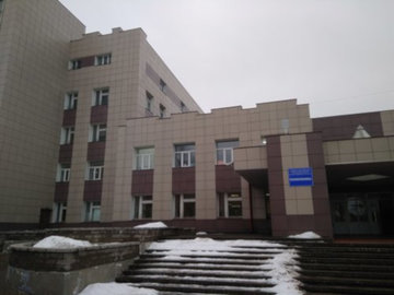 "Все худшее - детям": жители Луги сравнивают унитазы в детской больнице и администрации города