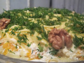 Врач Казачкова: оливье с йогуртом вместо майонеза полезнее