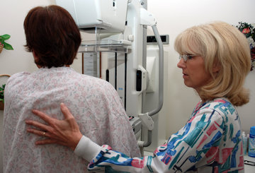 Cancer: лишний вес увеличивает риск рака груди у женщин