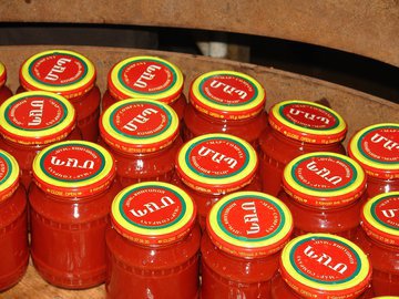 Биолог Баранова: ботулизм можно подцепить и через готовую пищу