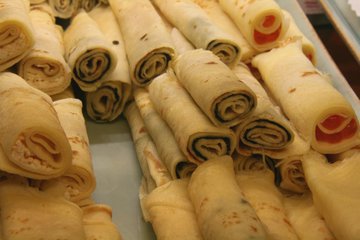 Диетолог Стародубова разрешила съесть 3-4 блинчика без вреда для здоровья