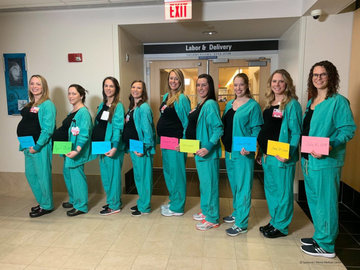 В американском роддоме забеременели сразу 15 сотрудниц