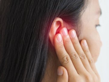 10 натуральных средств, чтобы избавиться от прыща в ухе
