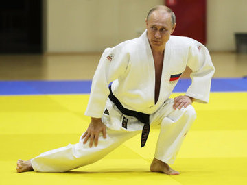 Путин рассказал о занятиях боксом и сломанном носе
