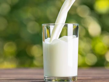 Роскачество проверило молоко на прилавках магазинов