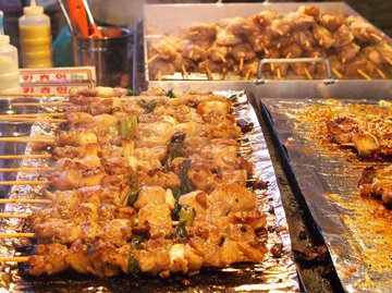 Хирург Умнов: усилители вкуса в дешевом шашлыке грозят гепатитом