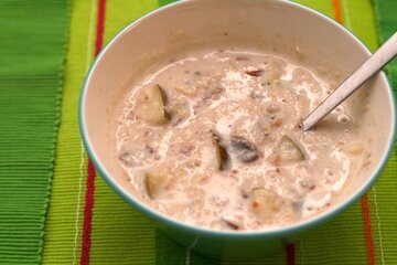 Диетолог Мойсенко советует замачивать кашу на ночь